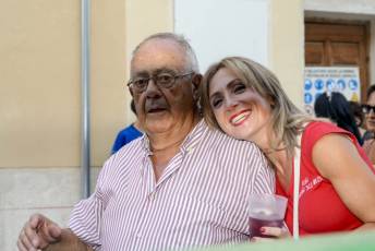 Fotogalería Pregón y Desfile de Peñas Barrio San Lorenzo 14 Pregón Fiestas Barrio San Lorenzo