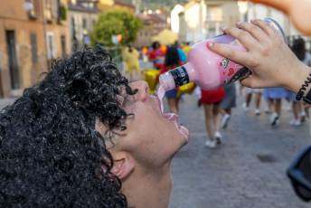 Fotogalería Pregón y Desfile de Peñas Barrio San Lorenzo 20 Pregón Fiestas Barrio San Lorenzo