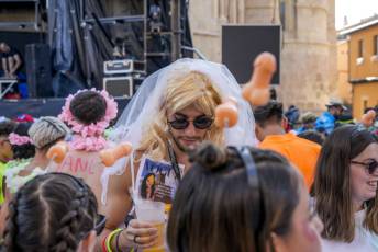 Fotogalería Pregón y Desfile de Peñas Barrio San Lorenzo 33 Pregón Fiestas Barrio San Lorenzo