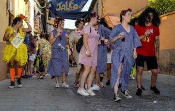 Fotogalería Pregón y Desfile de Peñas Barrio San Lorenzo 30 Pregón Fiestas Barrio San Lorenzo