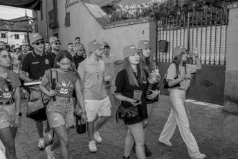 Fotogalería Pregón y Desfile de Peñas Barrio San Lorenzo 40 Pregón Fiestas Barrio San Lorenzo