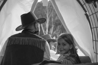 Fotogalería Desfile de Carrozas y Pregón Fiestas en Hontanares de Eresma 88 Pregón Fiestas en Hontanares de Eresma