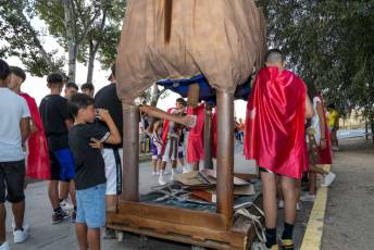 Fotogalería Desfile de Carrozas y Pregón Fiestas en Hontanares de Eresma 74 Pregón Fiestas en Hontanares de Eresma