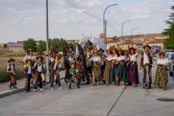 Fotogalería Desfile de Carrozas y Pregón Fiestas en Hontanares de Eresma 61 Pregón Fiestas en Hontanares de Eresma