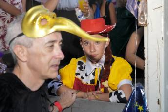 Fotogalería Pregón Fiestas y Desfile de Peñas en La Granja de San Ildefonso 3 Pregón Fiestas y Desfile de Peñas en La Granja