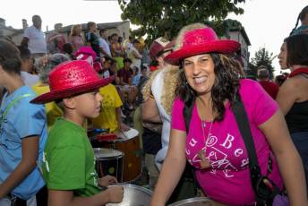 Fotogalería Pregón Fiestas y Desfile de Peñas en La Granja de San Ildefonso 71 Pregón Fiestas y Desfile de Peñas en La Granja