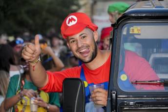 Fotogalería Pregón Fiestas y Desfile de Peñas en La Granja de San Ildefonso 118 Pregón Fiestas y Desfile de Peñas en La Granja