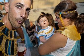Fotogalería Pregón Fiestas y Desfile de Peñas en La Granja de San Ildefonso 43 Pregón Fiestas y Desfile de Peñas en La Granja