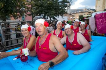 Fotogalería Pregón Fiestas y Desfile de Peñas en La Granja de San Ildefonso 61 Pregón Fiestas y Desfile de Peñas en La Granja