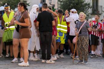 Fotogalería Pregón Fiestas y Desfile de Peñas en La Granja de San Ildefonso 46 Pregón Fiestas y Desfile de Peñas en La Granja