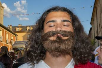 Fotogalería Pregón Fiestas y Desfile de Peñas en La Granja de San Ildefonso 80 Pregón Fiestas y Desfile de Peñas en La Granja