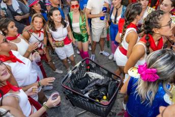 Fotogalería Pregón Fiestas y Desfile de Peñas en La Granja de San Ildefonso 128 Pregón Fiestas y Desfile de Peñas en La Granja