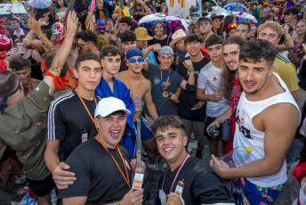 Fotogalería Pregón Fiestas y Desfile de Peñas en La Granja de San Ildefonso 79 Pregón Fiestas y Desfile de Peñas en La Granja