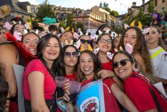 Fotogalería Pregón Fiestas y Desfile de Peñas en La Granja de San Ildefonso 127 Pregón Fiestas y Desfile de Peñas en La Granja