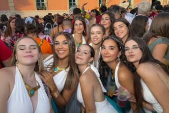Fotogalería Pregón Fiestas y Desfile de Peñas en La Granja de San Ildefonso 89 Pregón Fiestas y Desfile de Peñas en La Granja