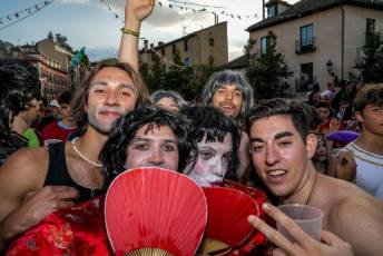 Fotogalería Pregón Fiestas y Desfile de Peñas en La Granja de San Ildefonso 75 Pregón Fiestas y Desfile de Peñas en La Granja