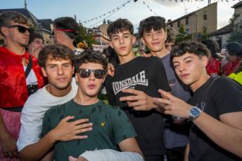 Fotogalería Pregón Fiestas y Desfile de Peñas en La Granja de San Ildefonso 67 Pregón Fiestas y Desfile de Peñas en La Granja