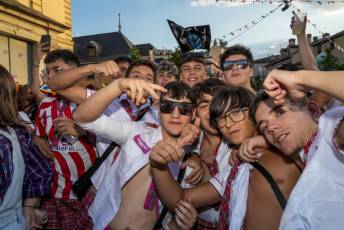 Fotogalería Pregón Fiestas y Desfile de Peñas en La Granja de San Ildefonso 104 Pregón Fiestas y Desfile de Peñas en La Granja
