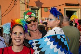 Fotogalería Pregón Fiestas y Desfile de Peñas en La Granja de San Ildefonso 48 Pregón Fiestas y Desfile de Peñas en La Granja