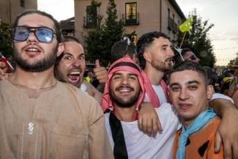 Fotogalería Pregón Fiestas y Desfile de Peñas en La Granja de San Ildefonso 63 Pregón Fiestas y Desfile de Peñas en La Granja