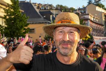 Fotogalería Pregón Fiestas y Desfile de Peñas en La Granja de San Ildefonso 11 Pregón Fiestas y Desfile de Peñas en La Granja