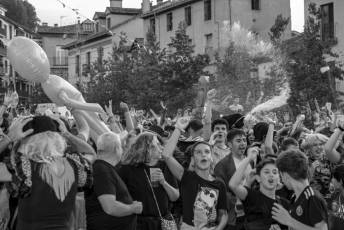 Fotogalería Pregón Fiestas y Desfile de Peñas en La Granja de San Ildefonso 117 Pregón Fiestas y Desfile de Peñas en La Granja