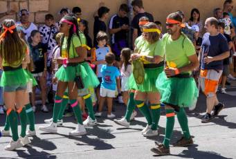 Fotogalería Pregón y Desfile de Peñas en La Lastrilla 18 Pregón y Desfile de Peñas en La Lastrilla