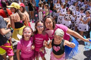 Fotogalería Pregón y Desfile de Peñas en La Lastrilla 12 Pregón y Desfile de Peñas en La Lastrilla