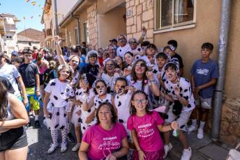 Fotogalería Pregón y Desfile de Peñas en La Lastrilla 32 Pregón y Desfile de Peñas en La Lastrilla