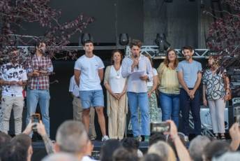 Fotogalería Pregón y Desfile de Peñas en Nueva Segovia 24 Pregón y Desfile de Peñas en Nueva Segovia