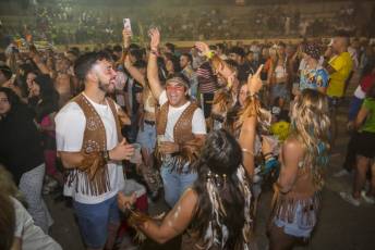 Fotogalería Procesión Nuestra Señora del Rosario, Desfile de Peñas y Pregón en Valsaín 4 Procesión Nuestra Señora del Rosario Desfile y Pregón en Vals