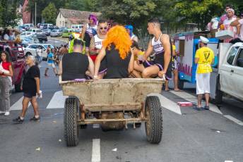 Fotogalería Procesión Nuestra Señora del Rosario, Desfile de Peñas y Pregón en Valsaín 16 Procesión Nuestra Señora del Rosario Desfile y Pregón en Vals