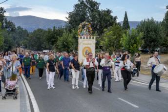 Fotogalería Procesión Nuestra Señora del Rosario, Desfile de Peñas y Pregón en Valsaín 5 Procesión Nuestra Señora del Rosario Desfile y Pregón en Vals