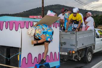 Fotogalería Procesión Nuestra Señora del Rosario, Desfile de Peñas y Pregón en Valsaín 49 Procesión Nuestra Señora del Rosario Desfile y Pregón en Vals