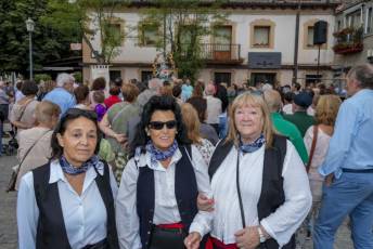 Fotogalería Procesión Nuestra Señora del Rosario, Desfile de Peñas y Pregón en Valsaín 72 Procesión Nuestra Señora del Rosario Desfile y Pregón en Vals
