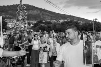 Fotogalería Procesión Nuestra Señora del Rosario, Desfile de Peñas y Pregón en Valsaín 22 Procesión Nuestra Señora del Rosario Desfile y Pregón en Vals