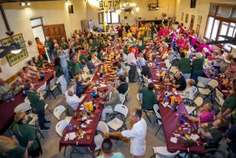 Fotogalería 50 Aniversario Peña el Tizo. Homenaje a Nuestros Mayores en Valsaín 52 50 Aniversario Peña El Tizo Homenaje a Nuestros Mayores en Vals
