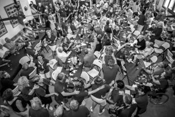 Fotogalería 50 Aniversario Peña el Tizo. Homenaje a Nuestros Mayores en Valsaín 94 50 Aniversario Peña El Tizo Homenaje a Nuestros Mayores en Vals