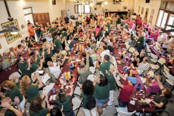 Fotogalería 50 Aniversario Peña el Tizo. Homenaje a Nuestros Mayores en Valsaín 79 50 Aniversario Peña El Tizo Homenaje a Nuestros Mayores en Vals