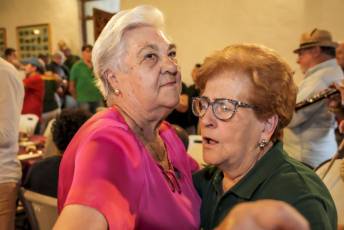 Fotogalería 50 Aniversario Peña el Tizo. Homenaje a Nuestros Mayores en Valsaín 107 50 Aniversario Peña El Tizo Homenaje a Nuestros Mayores en Vals
