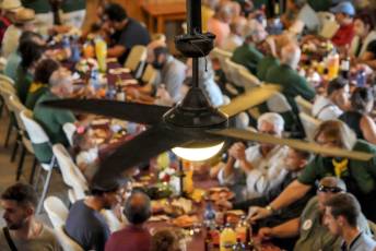 Fotogalería 50 Aniversario Peña el Tizo. Homenaje a Nuestros Mayores en Valsaín 113 50 Aniversario Peña El Tizo Homenaje a Nuestros Mayores en Vals