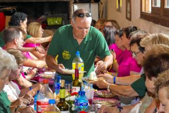 Fotogalería 50 Aniversario Peña el Tizo. Homenaje a Nuestros Mayores en Valsaín 86 50 Aniversario Peña El Tizo Homenaje a Nuestros Mayores en Vals