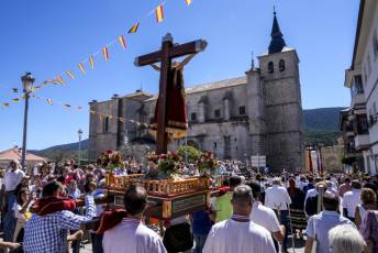 Fotogalería Entrada Portalón Cristo del Caloco en El Espinar 50 Entrada Portalón Cristo del Caloco en El Espinar