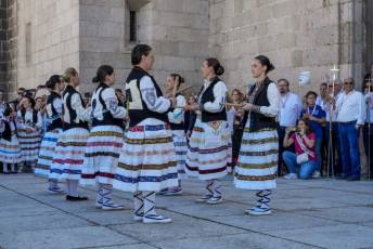 Fotogalería Entrada Portalón Cristo del Caloco en El Espinar 78 Entrada Portalón Cristo del Caloco en El Espinar