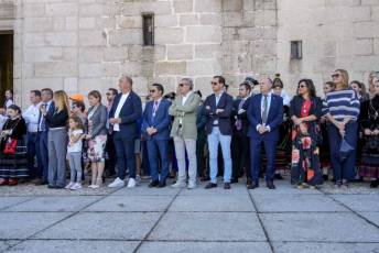 Fotogalería Entrada Portalón Cristo del Caloco en El Espinar 101 Entrada Portalón Cristo del Caloco en El Espinar