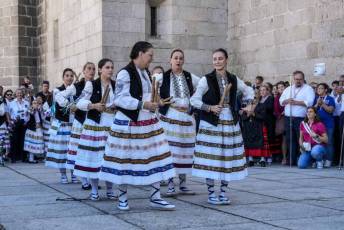 Fotogalería Entrada Portalón Cristo del Caloco en El Espinar 69 Entrada Portalón Cristo del Caloco en El Espinar
