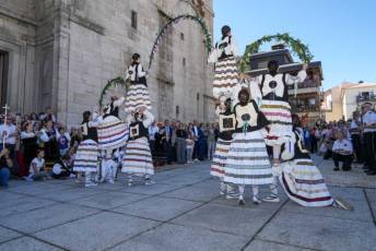 Fotogalería Entrada Portalón Cristo del Caloco en El Espinar 92 Entrada Portalón Cristo del Caloco en El Espinar