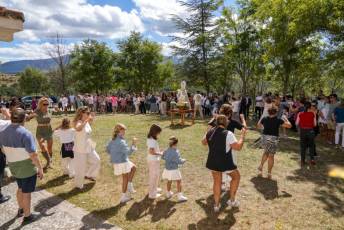 Fotogalería Misa y Procesión Virgen de Cerezuelo en Cerezo de Arriba 48 Misa y Procesión Virgen de Cerezuelo en Cerezo de Arriba