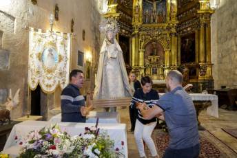 Fotogalería Fiestas en La Losa 105 Nuevo Manto Virgen de Los Cepones en La Losa