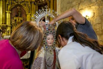 Fotogalería Fiestas en La Losa 90 Nuevo Manto Virgen de Los Cepones en La Losa